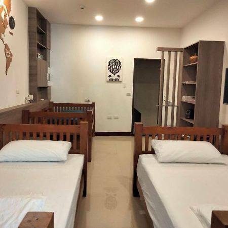 910 Hostel Юли Екстериор снимка