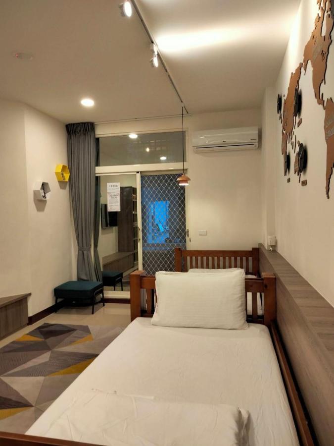 910 Hostel Юли Екстериор снимка