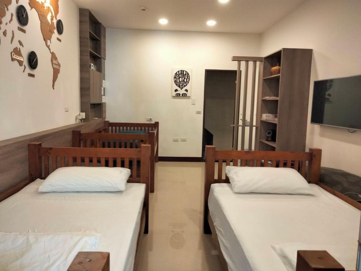 910 Hostel Юли Екстериор снимка