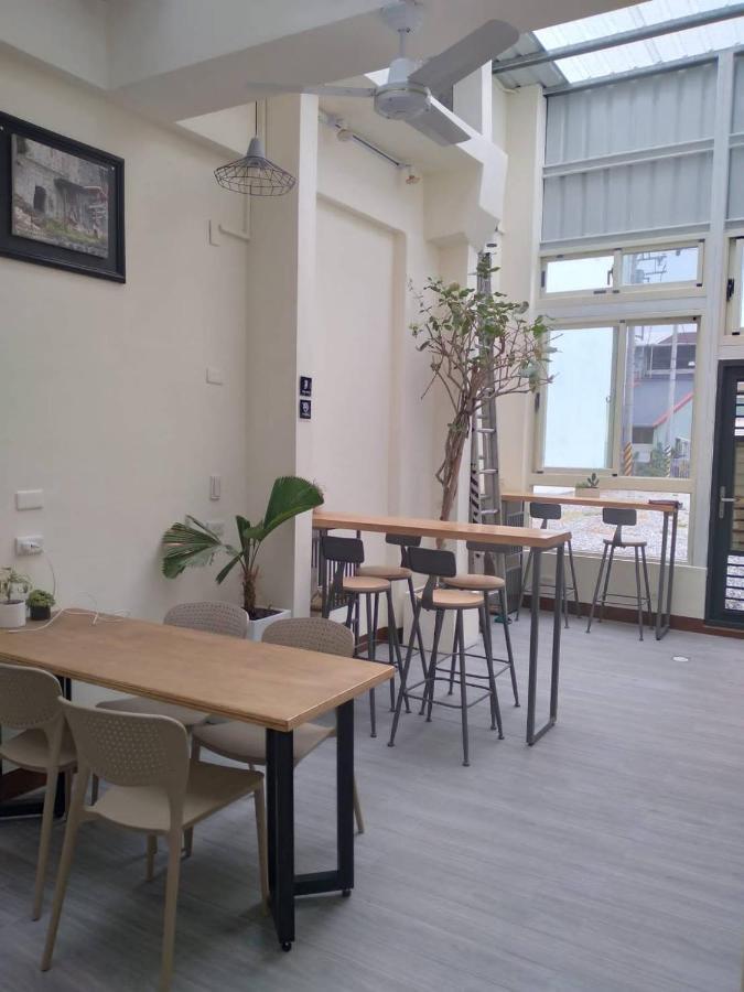 910 Hostel Юли Екстериор снимка