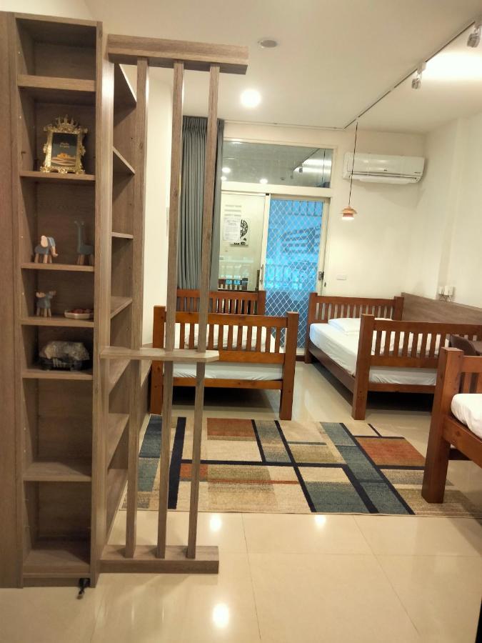910 Hostel Юли Екстериор снимка