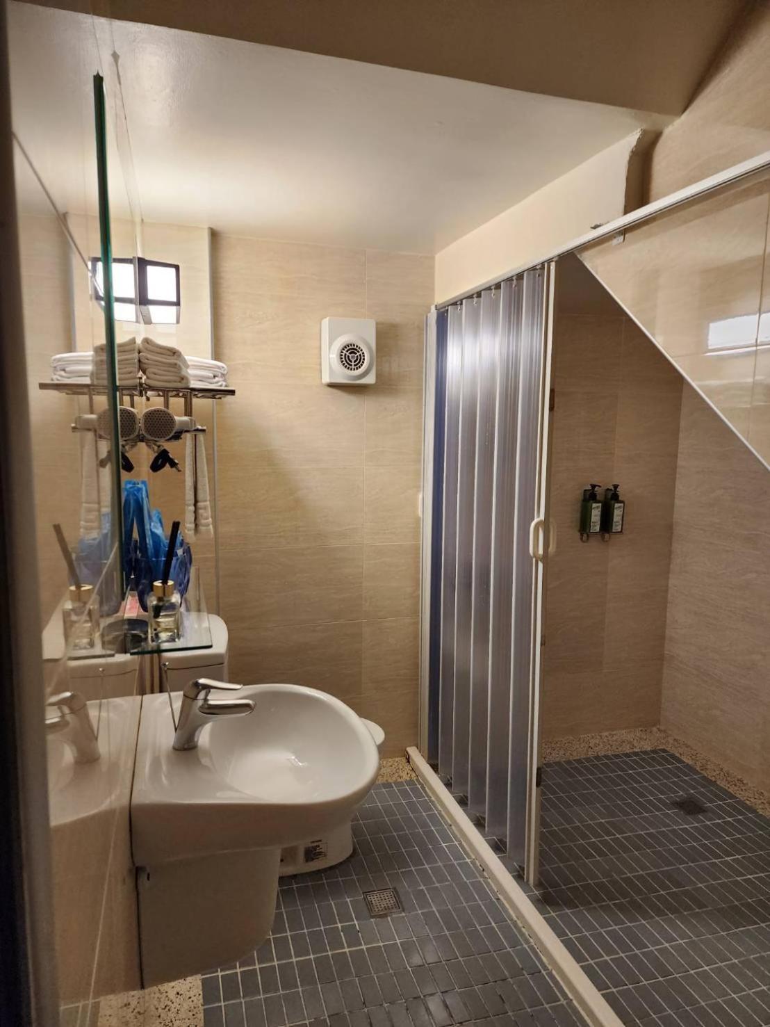 910 Hostel Юли Екстериор снимка
