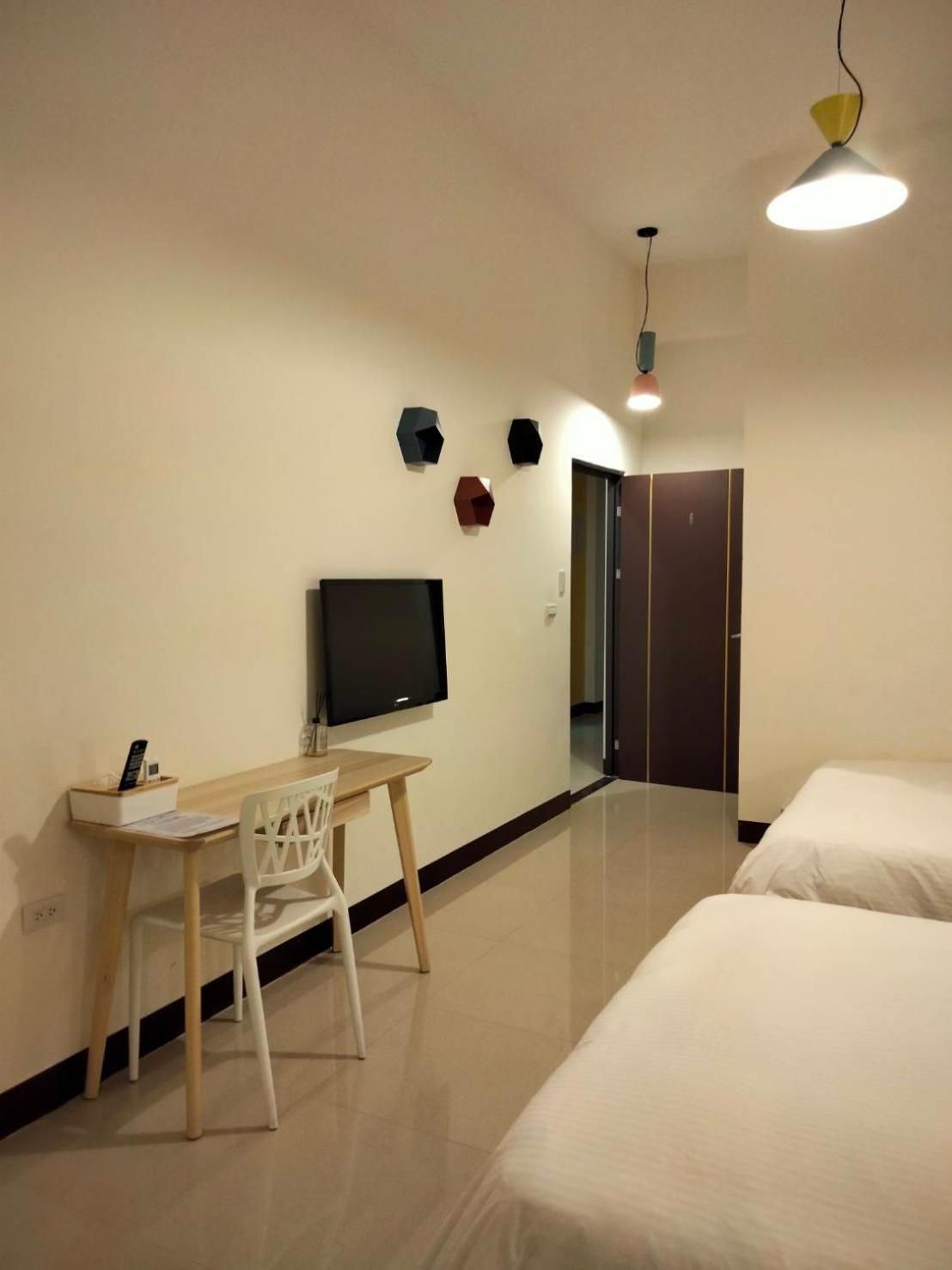 910 Hostel Юли Екстериор снимка
