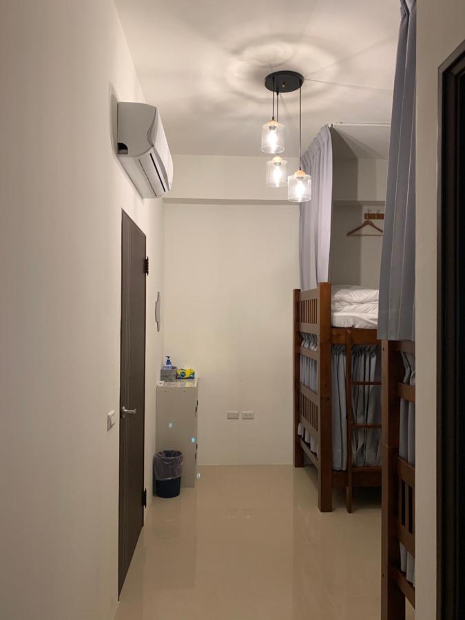 910 Hostel Юли Екстериор снимка
