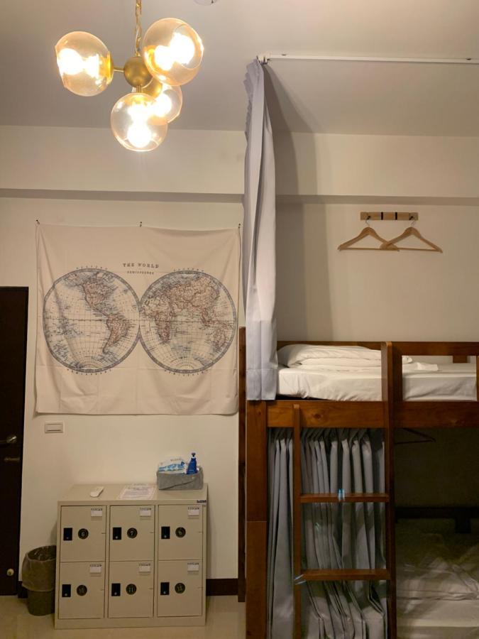 910 Hostel Юли Екстериор снимка