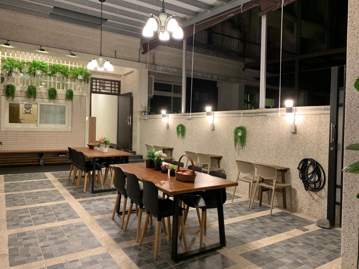 910 Hostel Юли Екстериор снимка