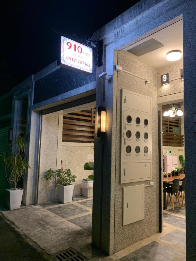 910 Hostel Юли Екстериор снимка