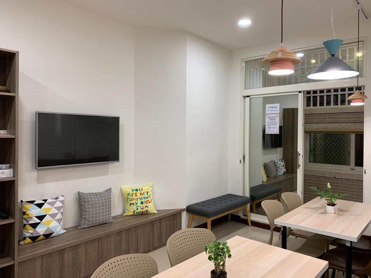 910 Hostel Юли Екстериор снимка